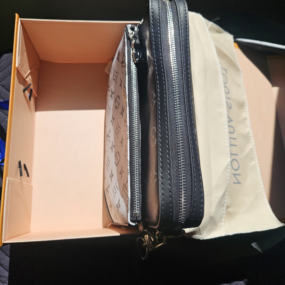 Louis Vuitton Black and White Monogram Women's Bag - Picture 2 of 11